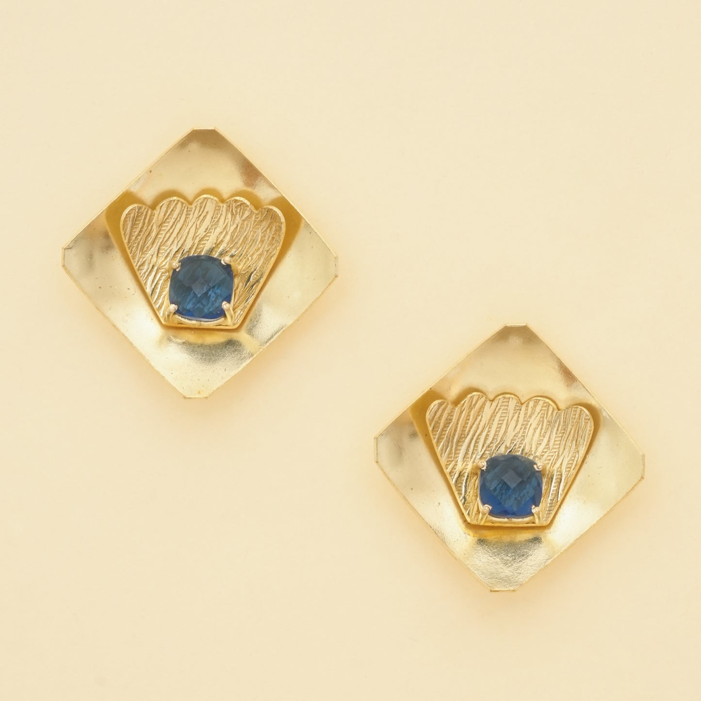 Raaga -Sea Shell Earring